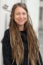 Portraitfoto der Mitarbeiterin Jasmina Parcz